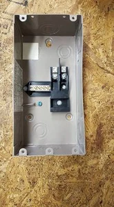 CUTLER HAMMER CH-2A CIRCUIT BREAKER ENCLOSURE   - Picture 1 of 2