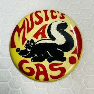 Vintage Skunk Pin Music’s A Gas! Button Fargo Rubber Stamp Works North Dakota - Picture 1 of 5