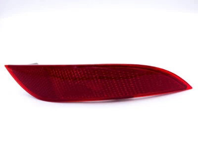 Panel reflector de parachoques trasero rojo del lado del pasajero para Ford Focus Hatchback 2015-18 Foto 1 de 4
