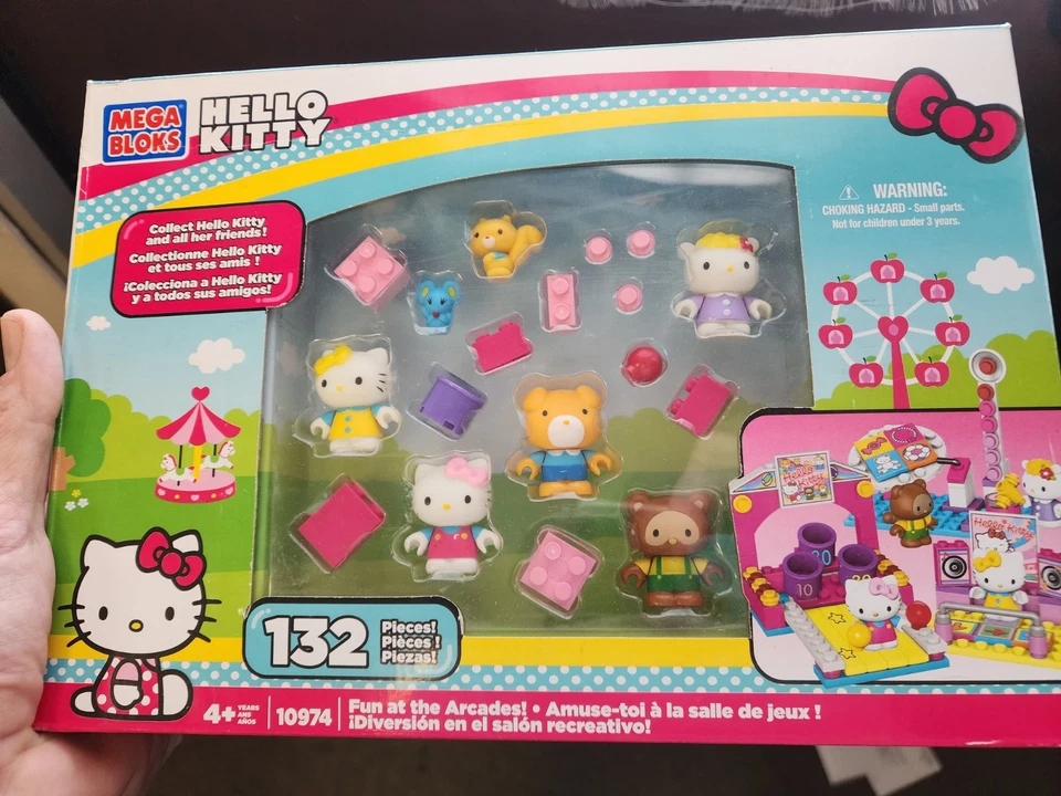 New 2014 MEGA BLOKS 10974 Hello Kitty FUN AT THE ARCADES! Play Set - Image 1 of 2