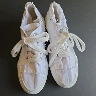 Blowfish Malibu Women's Mamba White Color Washed Canvas Sneaker US 8  - Imagem 1 de 4