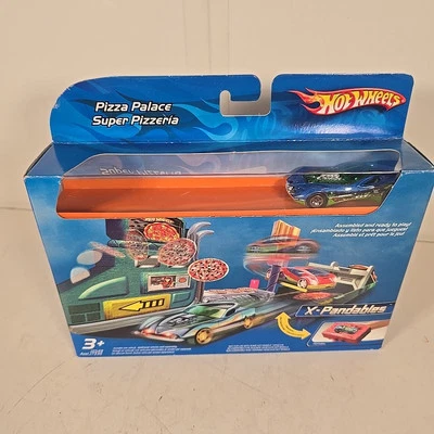 Hot Wheels - PIZZA PALACE  X-Pandables Play Set with Car Included 1/64 - Image 1 of 4