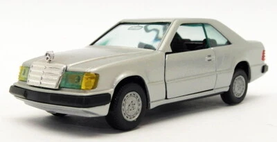 Gama Escala 1/43 Diecast 1168 - Mercedes Benz Cupé 300 CE - Plateado Foto 1 de 4