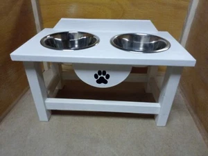 Futterstation ,Hundebar Napfständer Holz Mittlere Hunderassen Weiß 2 x 1400 ml - Bild 1 von 5