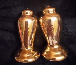 Scuoti sale e pepe a forma di urna in ceramica oro 24 carati garantito metà secolo - Foto 1 di 4