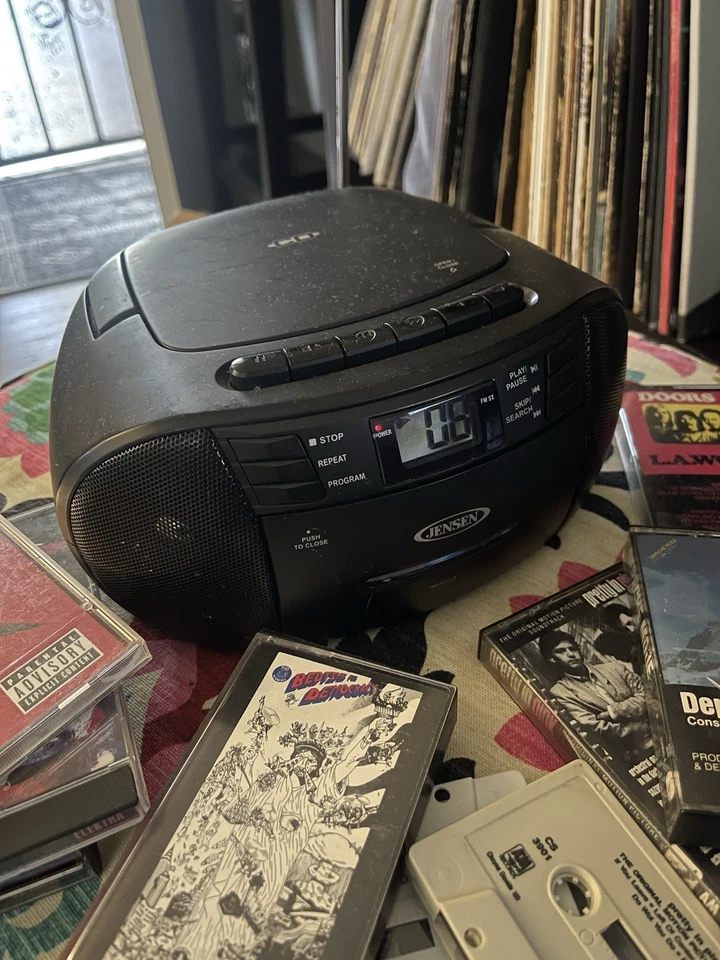 Reproductor de CD portátil Jensen CD 545 estéreo AM FM radio reproductor de casete *SIN medios Foto 1 de 4