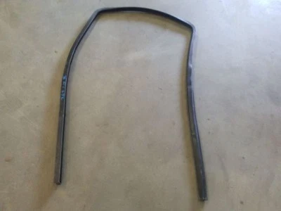 Sello de oruga ventana puerta interior trasera izquierda | Se adapta a Ford Excursion 2000-2005 Foto 1 de 4