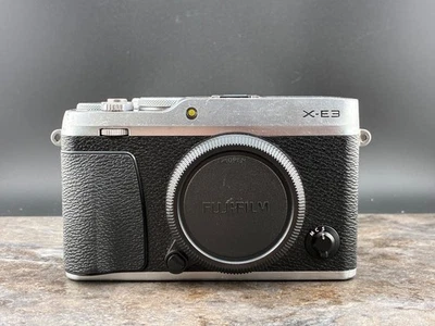 Cámara digital Fujifilm X-E3 24 mp sin espejo plateada *justa* 2659 Foto 1 de 4