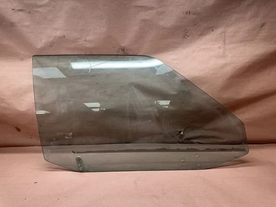 Зеленое стекло для передней правой двери BMW E24 633CSI M6 635CSI от оригинального производителя No83255 - Изображение 1 из 4