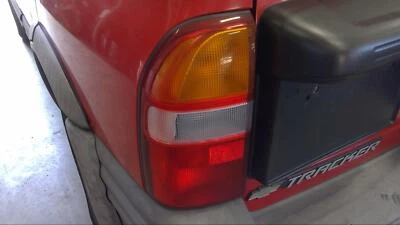 Conjunto de luz trasera izquierda usada se adapta a: Chevrolet Tracker 2001 grado A izquierdo Foto 1 de 4