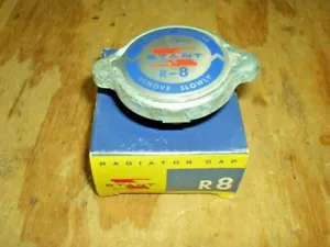 1952 1953 1954 1955 1956 1957 1958 Ford GMC Truck radiator cap Stant R-8 NOS! - Foto 1 di 3