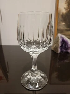 Schott Zwiesel Mayfair Wine Glass 6" Vertical Cuts Round Stemware - Picture 1 of 11