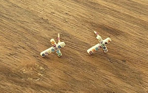 NEW EARRINGS CUTE CROSS STYLE EXCLUSIVE FASHION ANTIALLERGIC GOLD PLATED COLOR - Bild 1 von 2