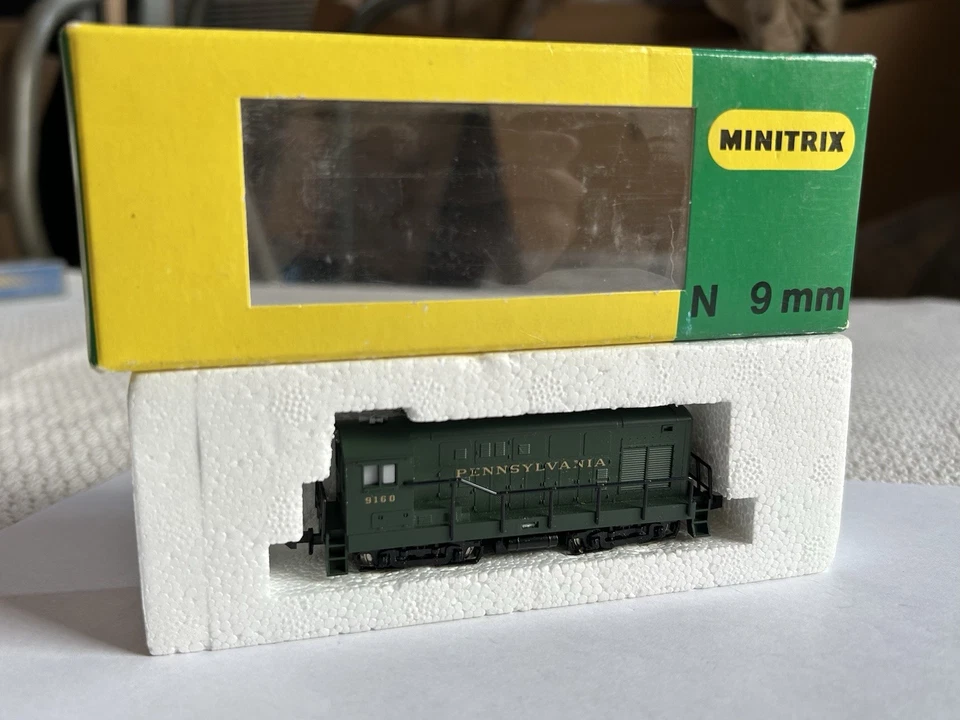 N Minitrix 2003-1 FM PRR Diesel H-12-44 Loco #9160 - (EXCELLENT) - Image 1 of 4