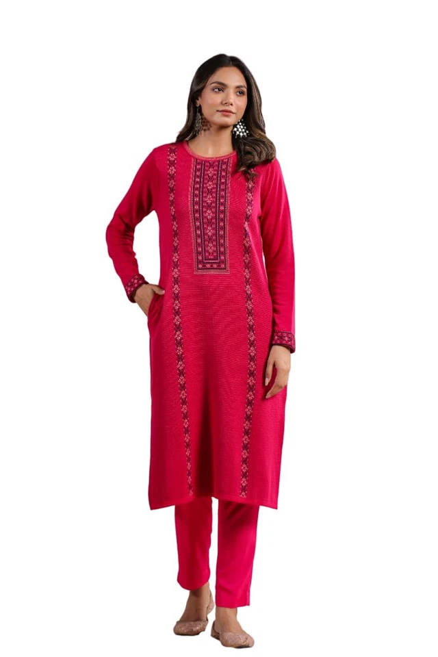 Ropa de invierno recta Kurta con motivos étnicos estilo jacquard ishin para mujer Foto 1 de 1