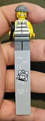 Lego cty0479 JAIL PRISONER - STRIPED SHIRT City Town Minifigure EUC C16-4  - Image 1 of 4