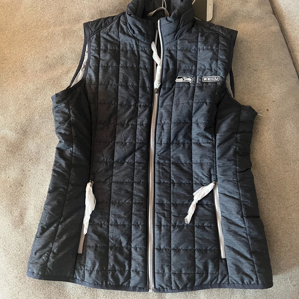 new Seahawks Puffer Vest Womens Size medium Cutter & Buck navy blue seattle - Image 1 of 4