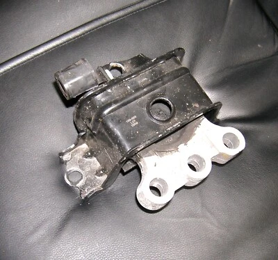 Para 2014-2019 Chevrolet Sonic Motor Mount Top/Front 45174VT - Imagem 1 de 3