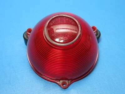 Excelente lente de lámpara de luz trasera derecha izquierda Pontiac Star Chief 1954 GM Guide 5945163 Foto 1 de 4