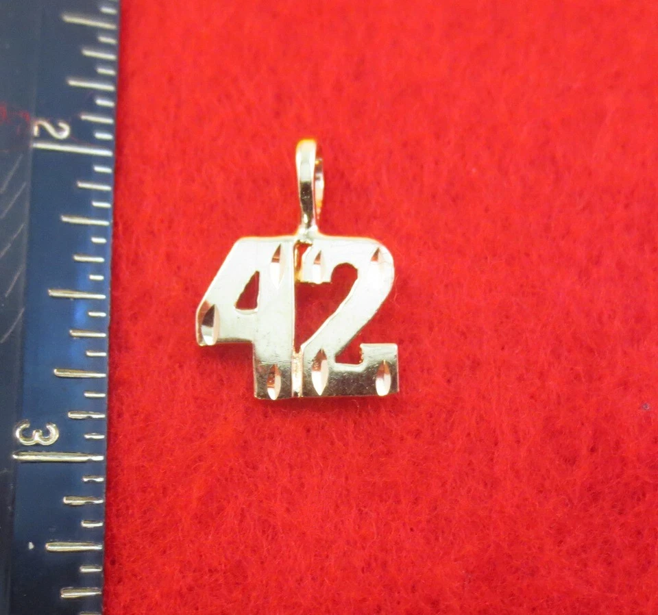 14KT GOLD EP NUMBER "42" DIAMOND CUT CHARM - Image 1 of 1