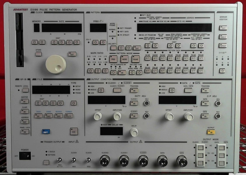 Advantest D3186 Pulse Pattern Generator, 150 Mbps to 12 Gbps - Image 1 of 1