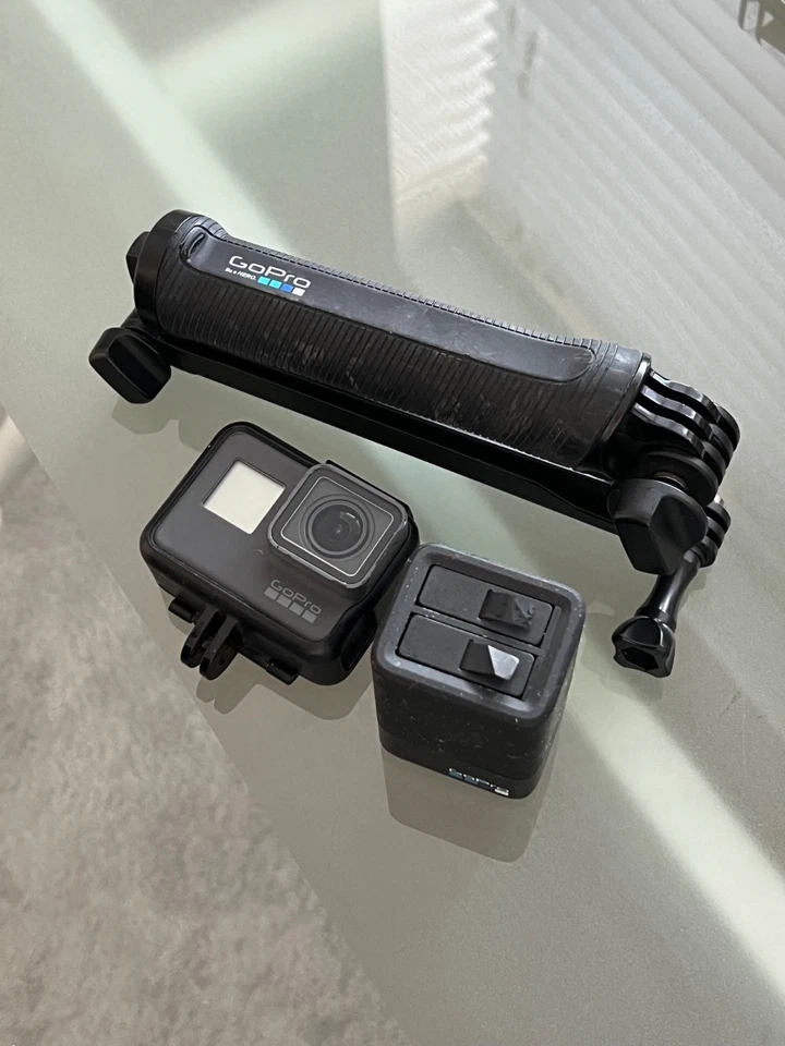 GoPro HERO5 Black Black action camera ACCESSORIES 4K Very good condition - Image 1 of 4