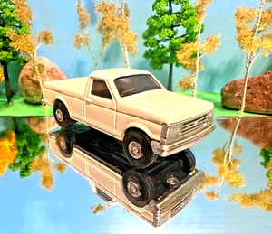 Ertl, 1st Generation, 1:64 Ford 4WD Pickup Snow White  Very Rare Die Cast #1023U - Picture 1 of 3