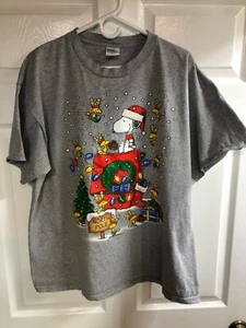 Snoopy Christmas T Shirt Mens Size X-Large North Pole Holiday Woodstock Presents - Picture 1 of 10