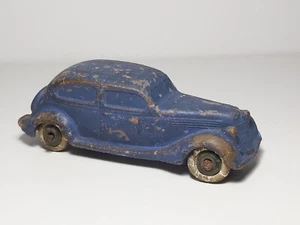 Ein seltenes Ford Tudor Spielzeugauto, aus Gummi, und als Andenken an die 1935 verschenkt  - Bild 1 von 8
