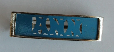 DE COLECCIÓN DEAD STOCK METAL NOMBRE PASADOR • COLORES SURTIDOS • ANN Foto 1 de 2