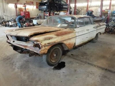 RH REAR MANUAL WINDOW REGULATOR 1960 CATALINA  818084 - Image 1 of 4