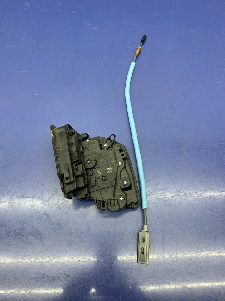 2019-2023 BMW X5 G05 RIGHT FRONT DOOR LOCK W/ CONNECTOR WIRE 51219464890 - Image 1 of 4