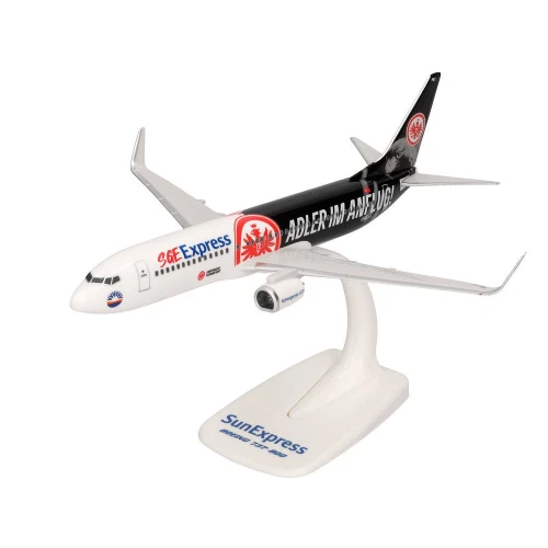 Herpa Snapfit 614481 - 1/200 Sun Express Boeing 737-800 Eintracht Frankfurt