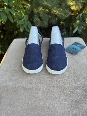 Toms - Navy Canvas- Youth Size 3 - Image 1 of 4