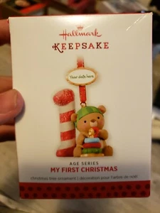 Decorazione Hallmark Keepsake My First Christmas Age Series 2013 nuova con scatola  - Foto 1 di 2
