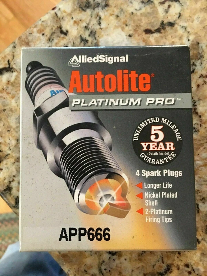 AUTOLITE PLATINUM BUJÍAS (APP 666) PAQUETE DE 4 - 80 Cad/Buick/Chevy/Olds/GM Foto 1 de 3