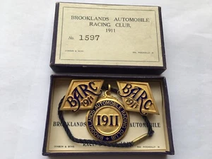 RARE BOXED SET OF X3 1911 BROOKLANDS AUTOMOBILE RACING CLUB BADGES IN ORIG BOX - Picture 1 of 4
