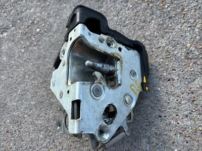 1267300235 PESTILLO PUERTA TRASERA DERECHA W126 300SD 560SEL 420SEL 300SE 500SEL AMG Foto 1 de 3