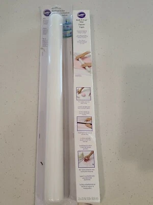 Wilton Cake Decorating FONDANT 20" ROLLING PIN & Mat  - Image 1 of 4