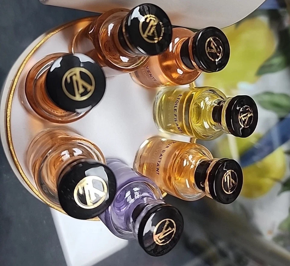 Juego en miniatura Louis Vuitton Les Parfums 7x10 ml EDP para mujer Foto 1 de 4