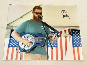 Foto auténtica firmada por cantante de música country Oliver Anthony 8x10 GTP (A) - Imagen 1 de 3