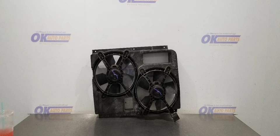 91 CHEVY CORVETTE C4 RADIATOR FAN ASSEMBLY Foto 1 de 4