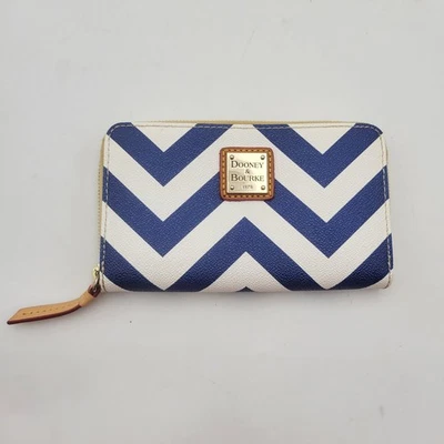 Cartera Dooney & Bourke Chevron con cremallera alrededor azul y blanco Foto 1 de 4