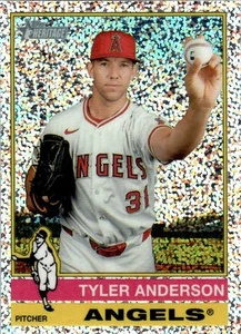 2025 Topps Heritage White Sparkle Refractor Tyler Anderson Los Angeles Angels - Picture 1 of 2