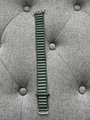 Correa de bucle ultra alpina genuina para Apple Watch verde 49 mm - negro titanio Foto 1 de 4