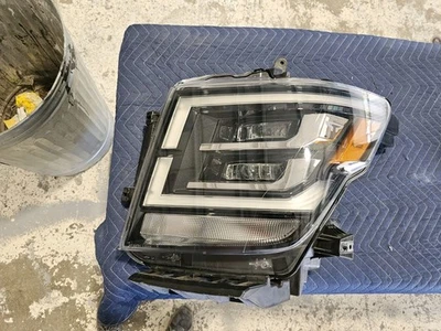 260609FV0B FARO NISSAN TITAN PRO-4X LH Foto 1 de 4