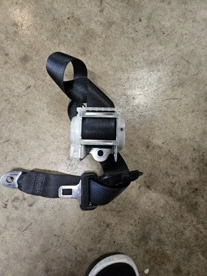 CINTURÓN RETRACTOR TRASERO IZQUIERDO LADO DEL CONDUCTOR DODGE CHALLENGER 2015-2019 OEM Foto 1 de 3