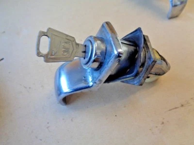 Simca 1150 1100 Kofferraumdeckelschloss Schloss mit Schlüssel Kofferraumdeckel - Bild 1 von 4