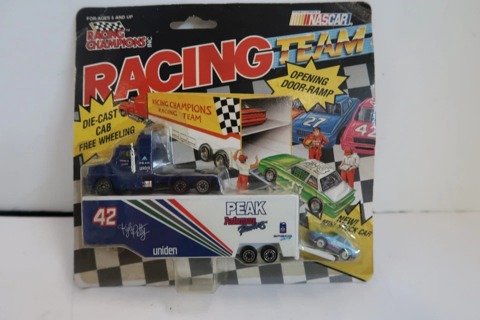 Hermie Sadler 1996 Racing Champions Dewalt Team TRANSPORTER Diecast Hauler & Car