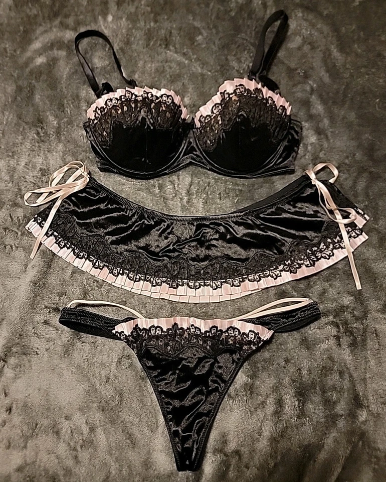Victoria's Secret Black Pleated Bra/ Garter/Thong Set 36/L - Image 1 of 4